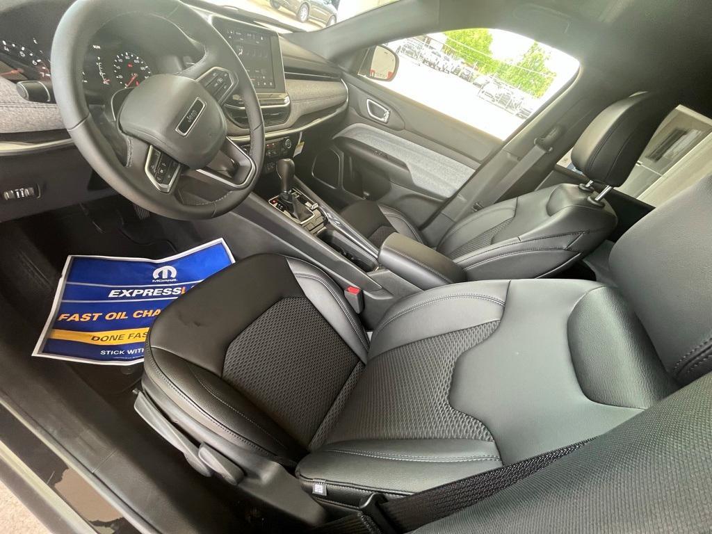 new 2025 Jeep Compass car, priced at $25,939