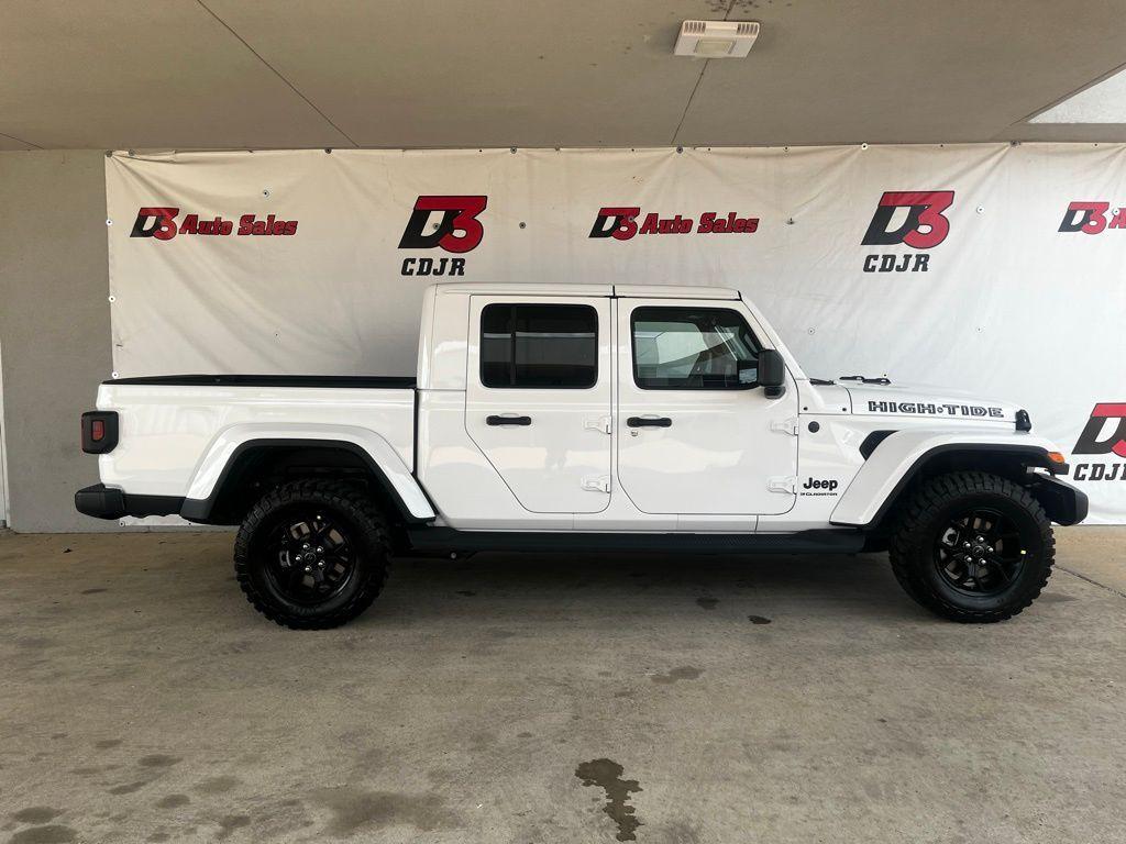 new 2025 Jeep Gladiator car, priced at $43,631