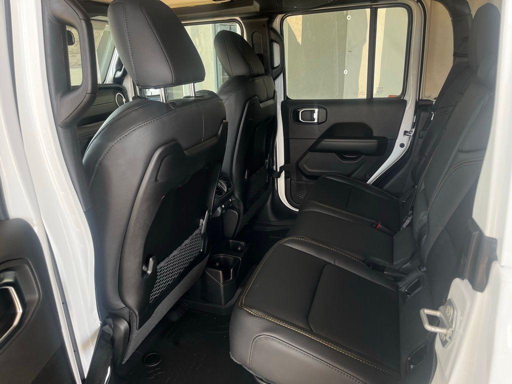 new 2025 Jeep Gladiator car, priced at $43,631