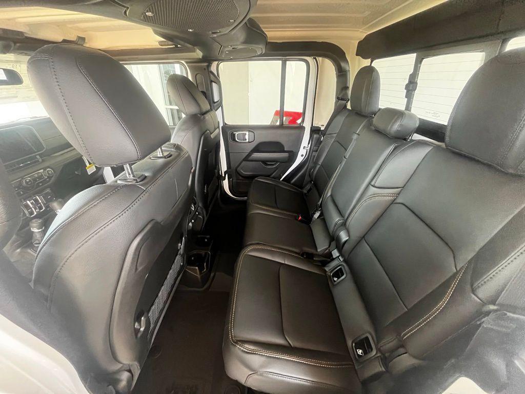 new 2025 Jeep Gladiator car, priced at $43,631
