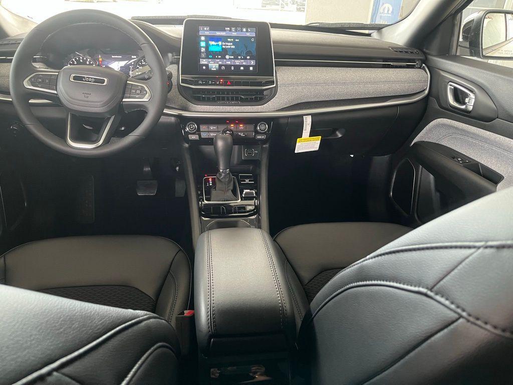 new 2025 Jeep Compass car, priced at $25,618