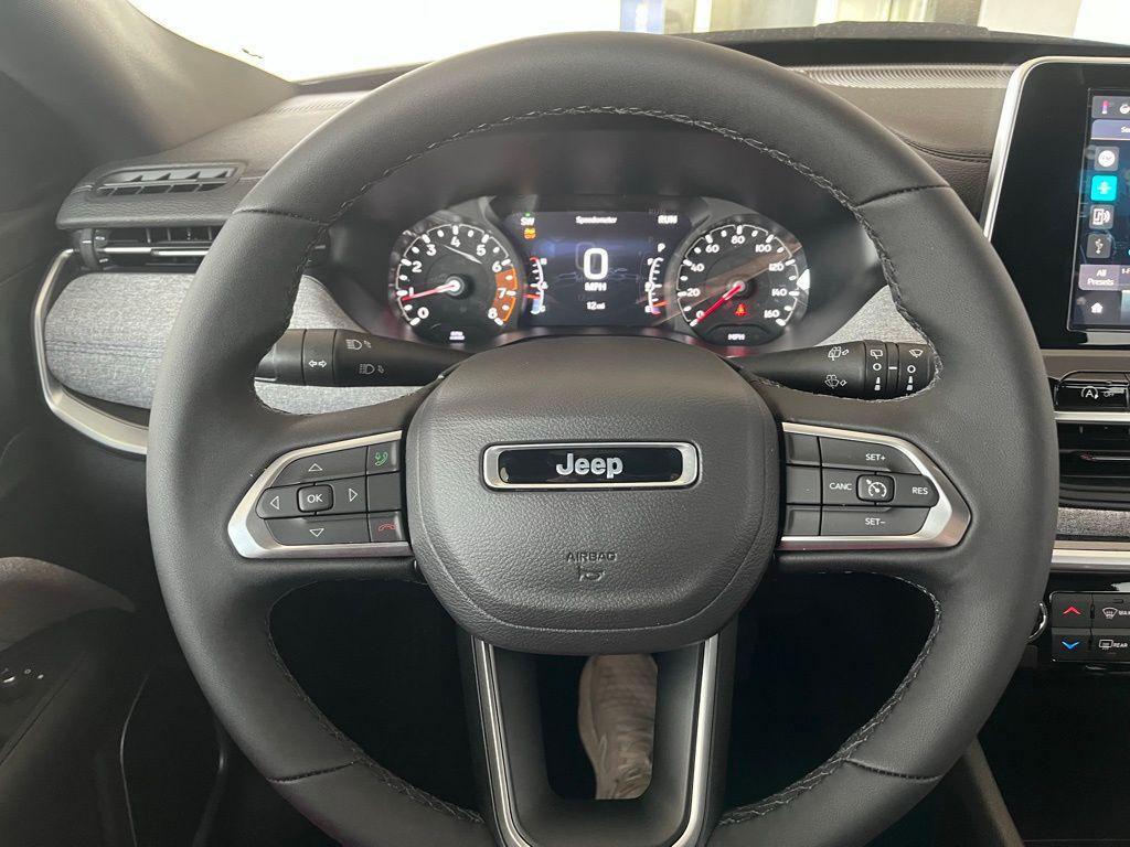 new 2025 Jeep Compass car, priced at $25,618