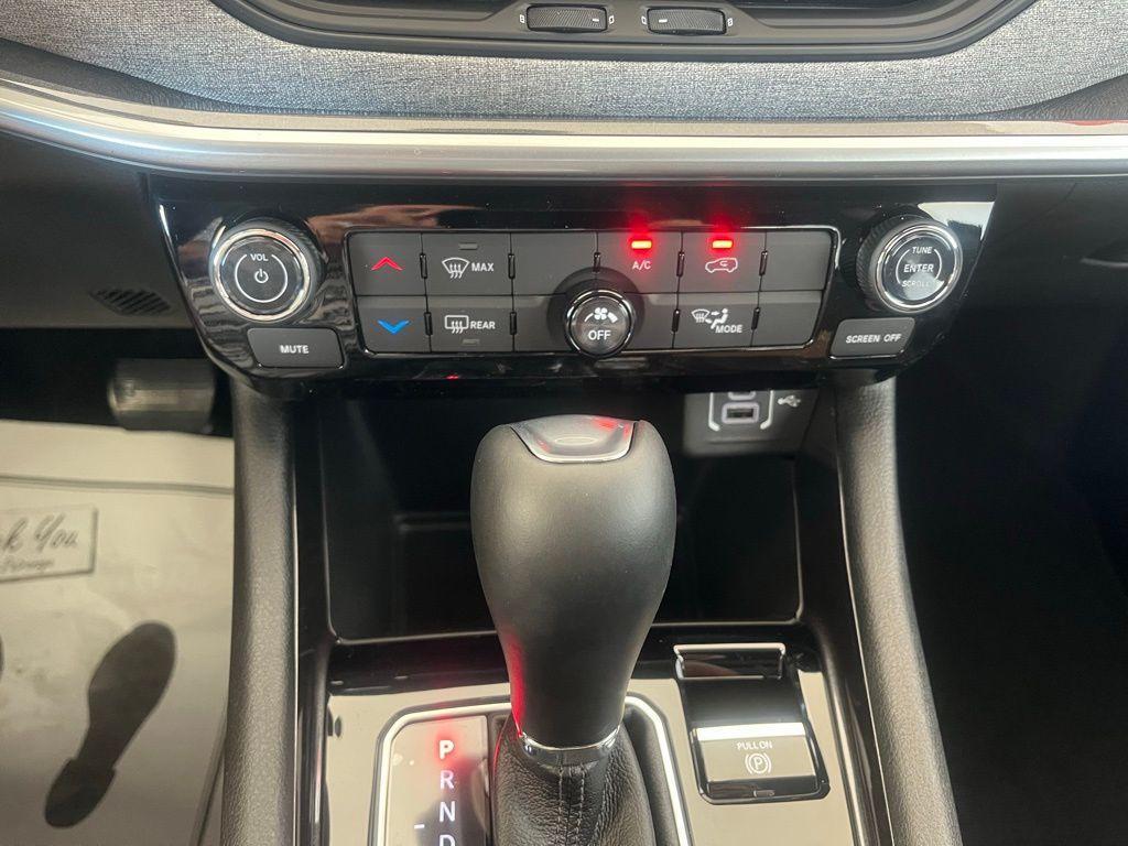 new 2025 Jeep Compass car, priced at $27,899