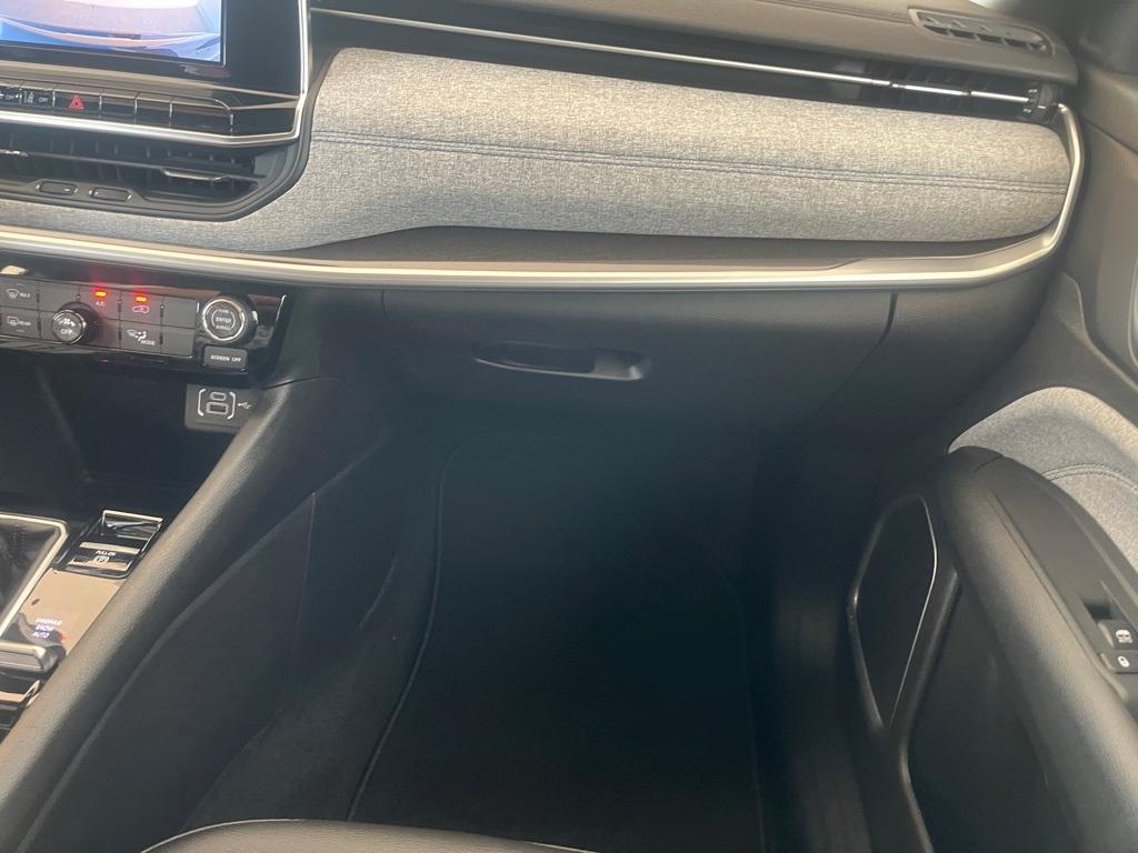 new 2025 Jeep Compass car, priced at $27,899