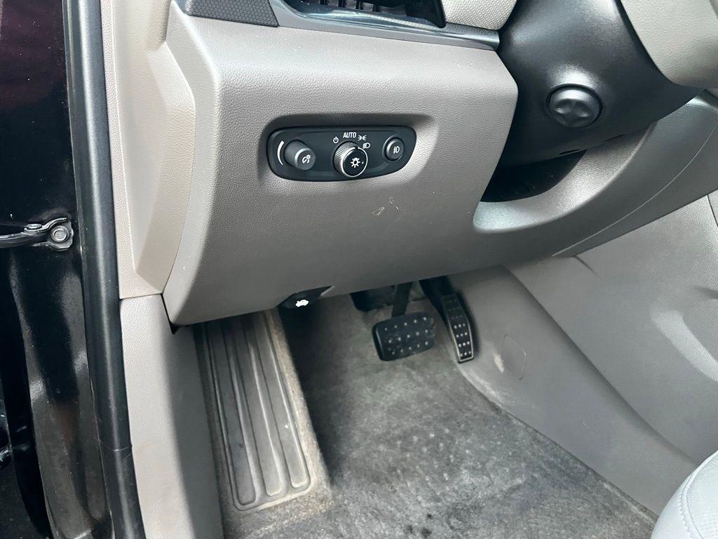 used 2018 Chevrolet Traverse car, priced at $15,477