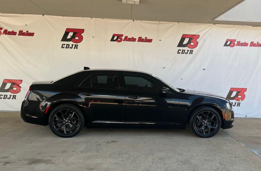 used 2021 Chrysler 300 car, priced at $25,378