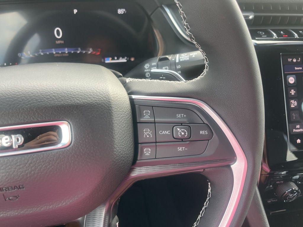 new 2025 Jeep Grand Cherokee car, priced at $37,832