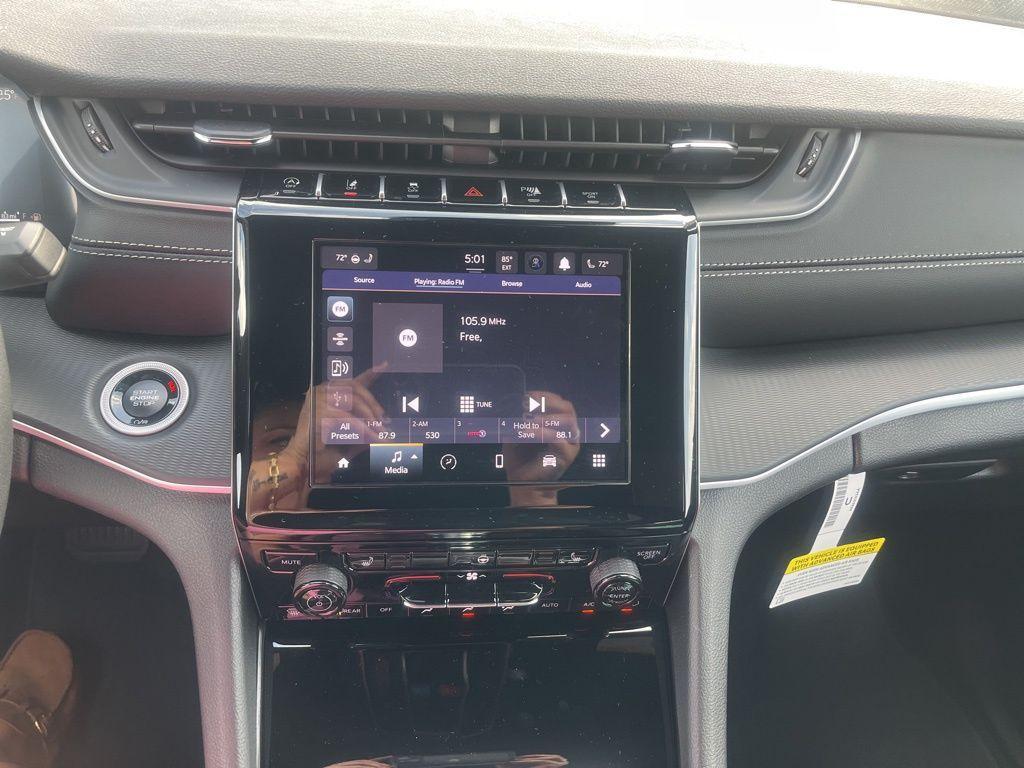 new 2025 Jeep Grand Cherokee car, priced at $37,832