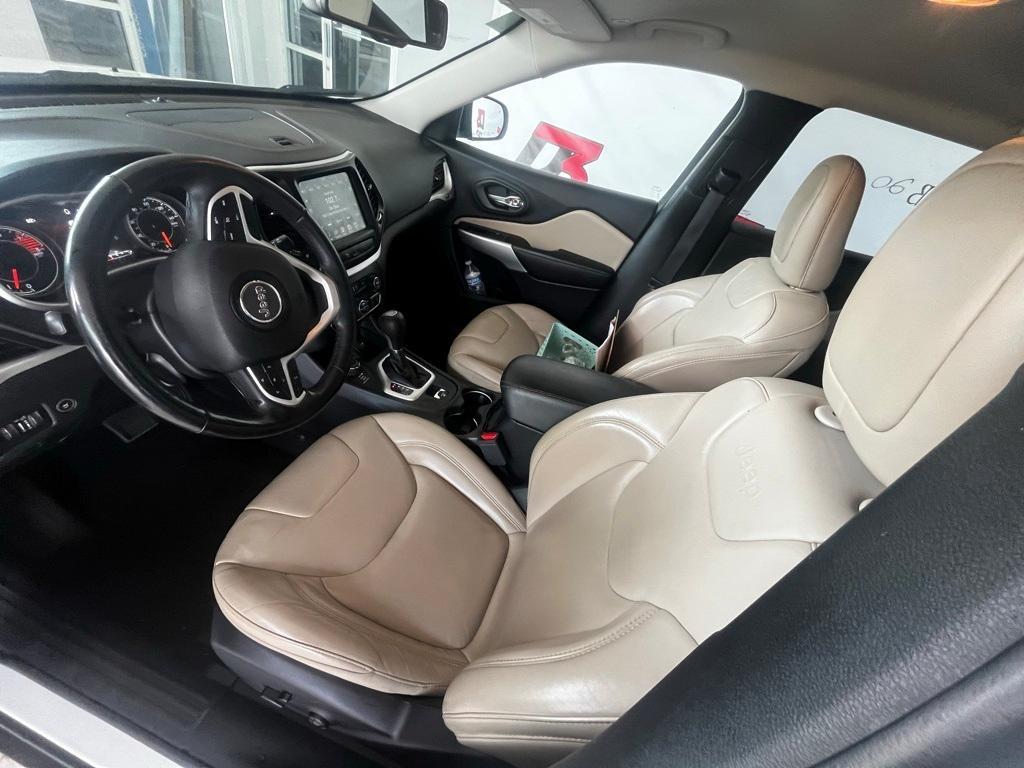 used 2018 Jeep Cherokee car, priced at $18,048