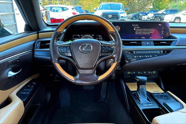 used 2019 Lexus ES 300h car, priced at $24,492