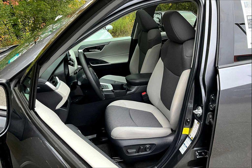 used 2022 Toyota RAV4 Hybrid car, priced at $32,322