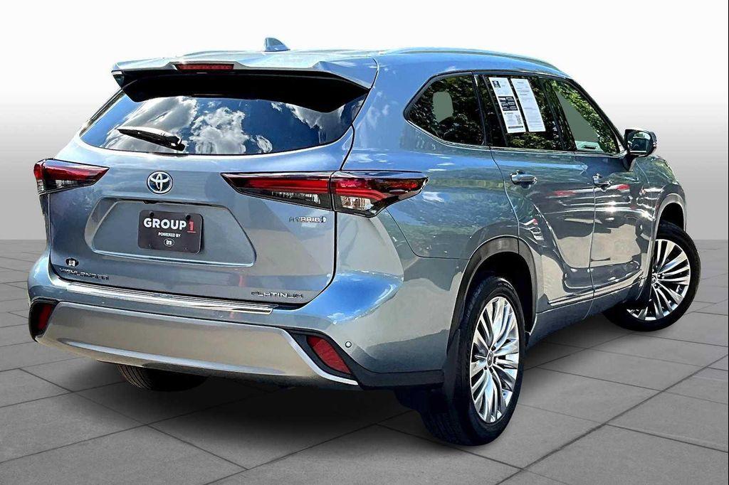 used 2024 Toyota Highlander Hybrid car, priced at $49,992