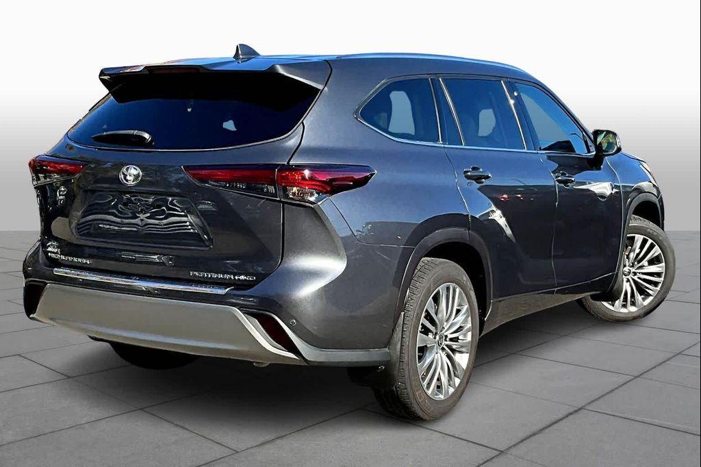 used 2020 Toyota Highlander car, priced at $31,981