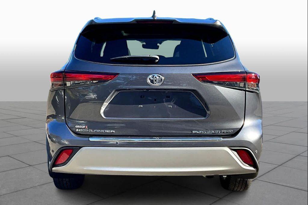 used 2020 Toyota Highlander car, priced at $31,981