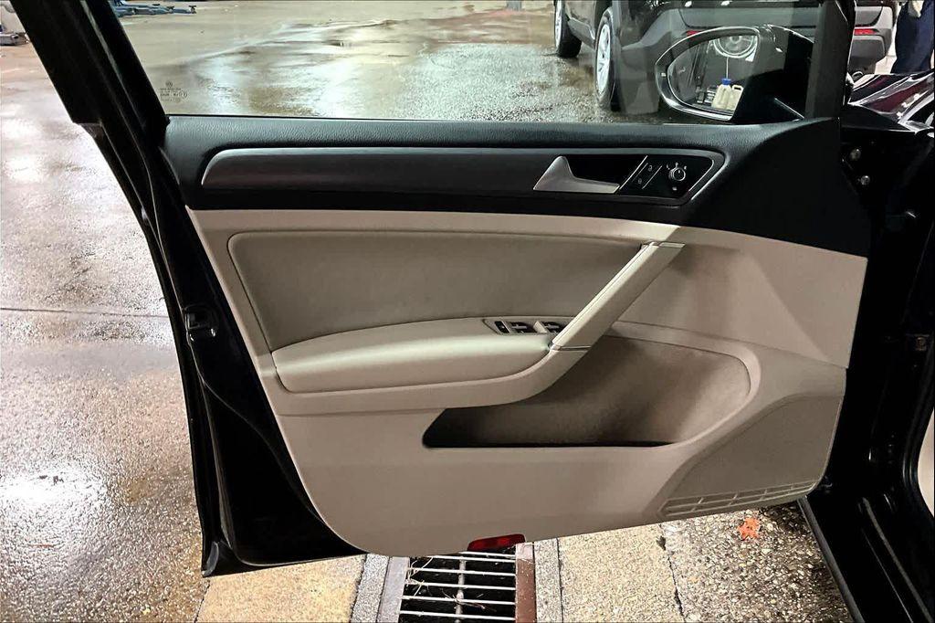 used 2019 Volkswagen Golf SportWagen car, priced at $15,491