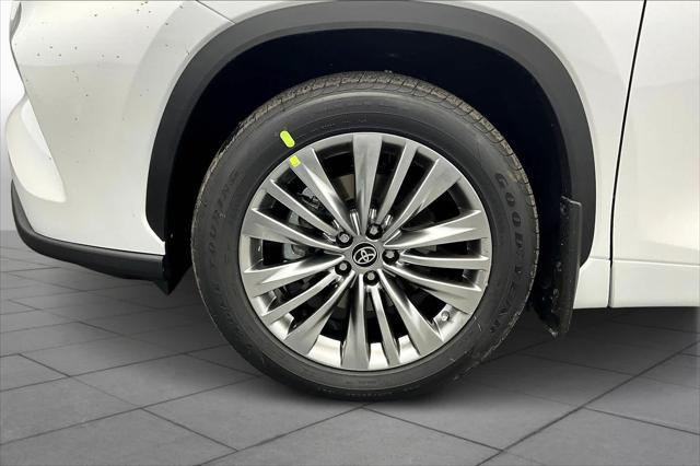 used 2024 Toyota Highlander car, priced at $49,981