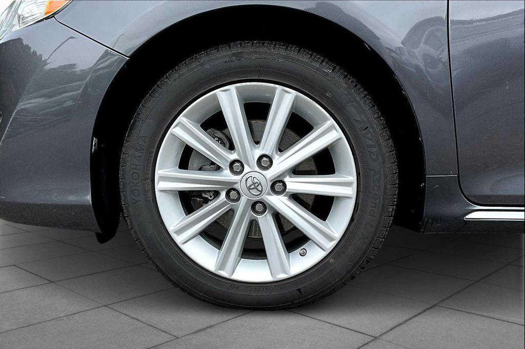 used 2012 Toyota Camry Hybrid car, priced at $10,492