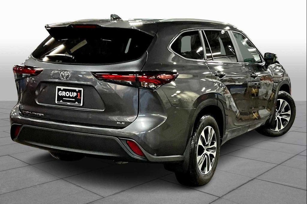 used 2024 Toyota Highlander car, priced at $39,892