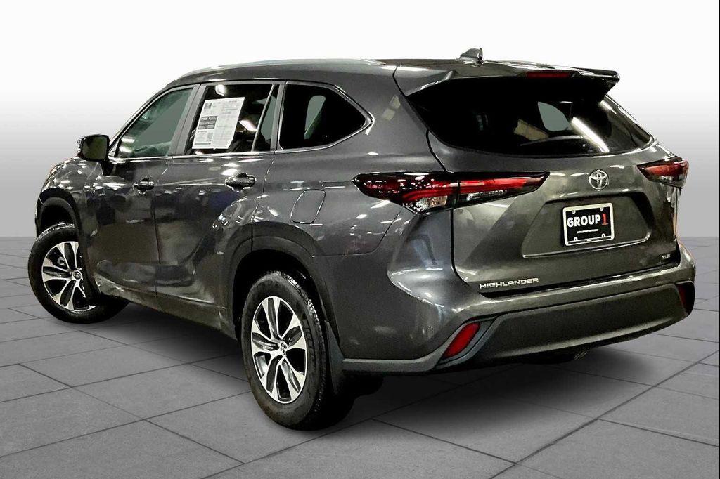 used 2024 Toyota Highlander car, priced at $39,892