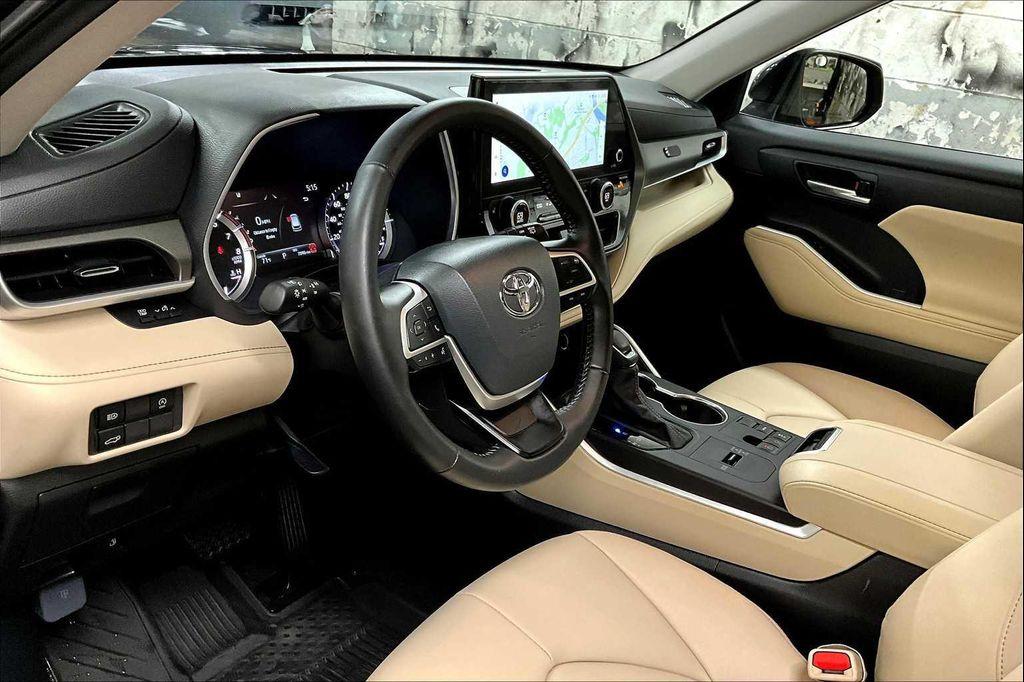 used 2024 Toyota Highlander car, priced at $39,892