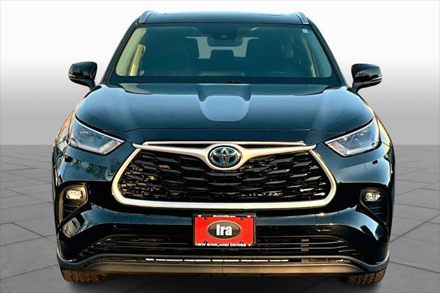 used 2021 Toyota Highlander Hybrid car, priced at $38,981