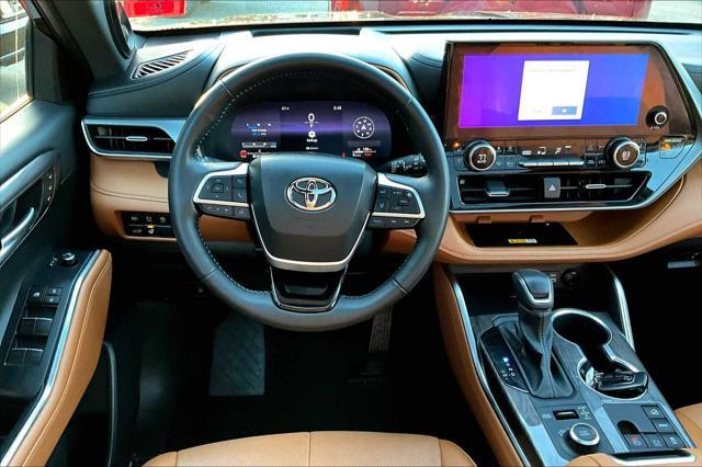 used 2023 Toyota Highlander car, priced at $45,992