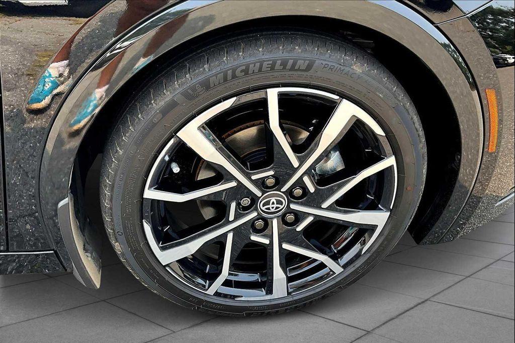 new 2025 Toyota Prius Plug-In Hybrid car, priced at $41,518