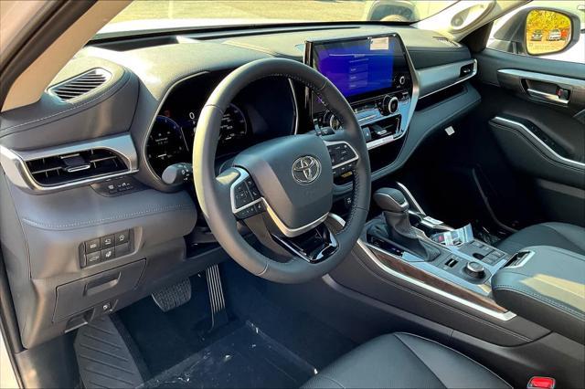 new 2024 Toyota Highlander car, priced at $55,322