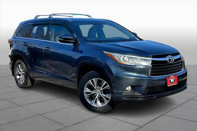 used 2015 Toyota Highlander car, priced at $21,491