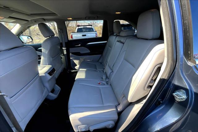 used 2015 Toyota Highlander car, priced at $21,491