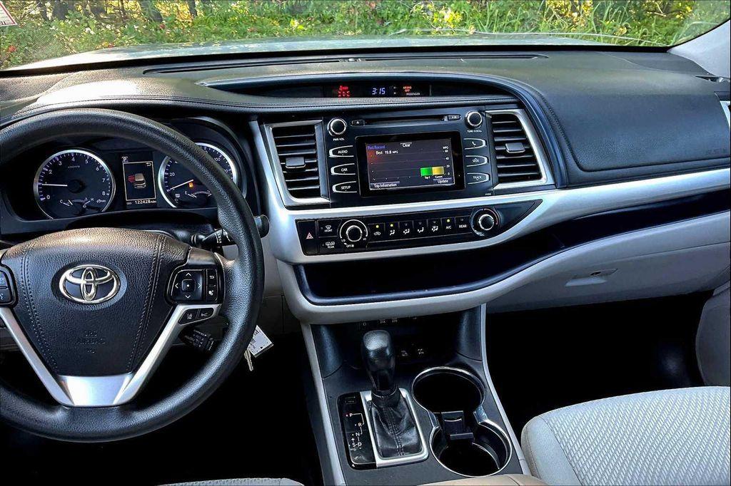 used 2018 Toyota Highlander car, priced at $19,892