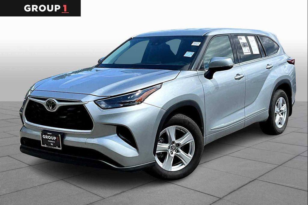 used 2022 Toyota Highlander car, priced at $30,822