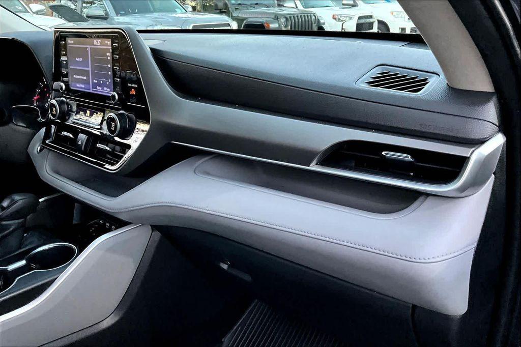 used 2020 Toyota Highlander car, priced at $24,492