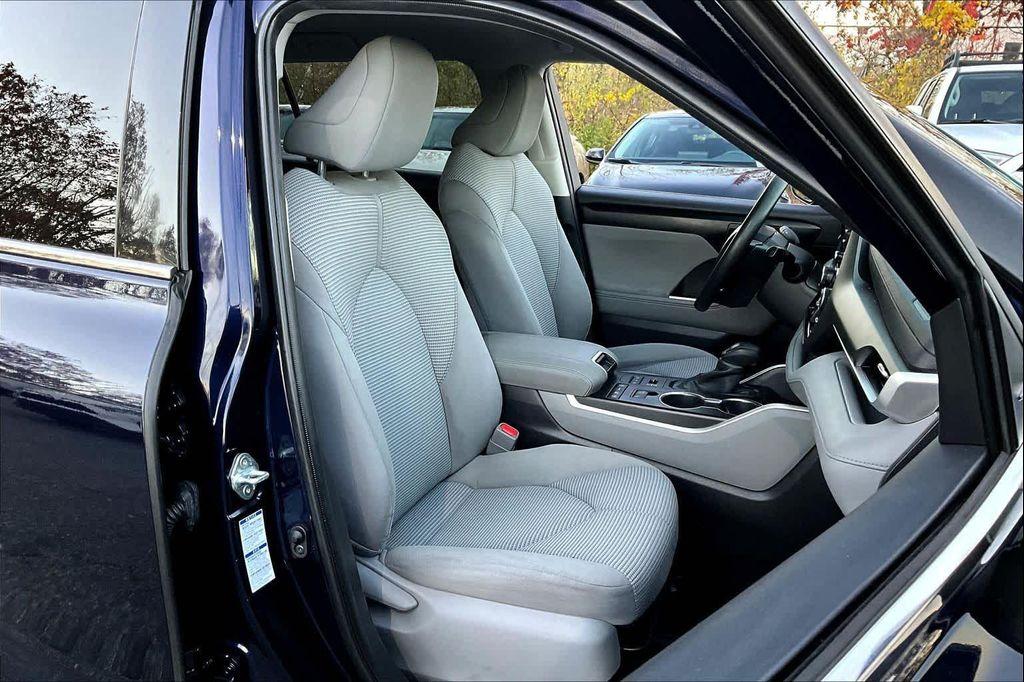 used 2020 Toyota Highlander car, priced at $24,492