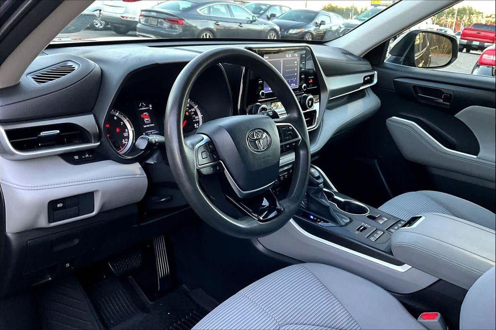 used 2020 Toyota Highlander car, priced at $24,492