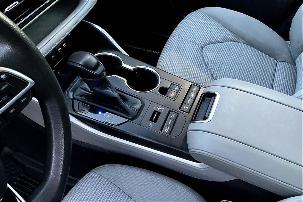 used 2020 Toyota Highlander car, priced at $24,492