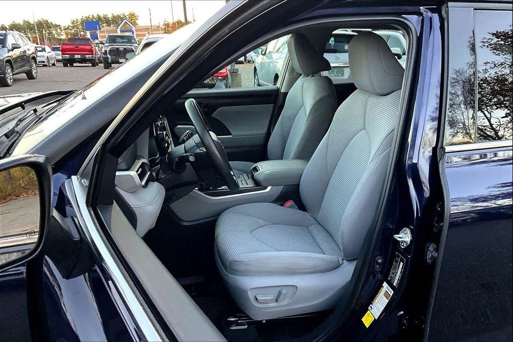 used 2020 Toyota Highlander car, priced at $24,492