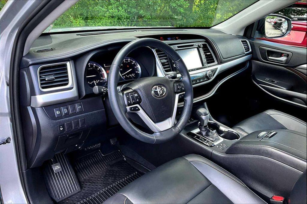 used 2019 Toyota Highlander car, priced at $32,822