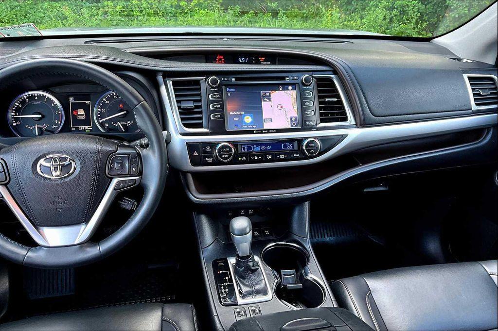 used 2019 Toyota Highlander car, priced at $32,822