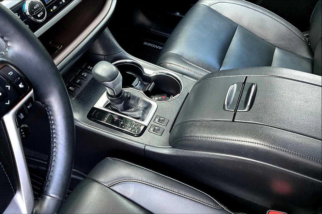 used 2019 Toyota Highlander car, priced at $32,822