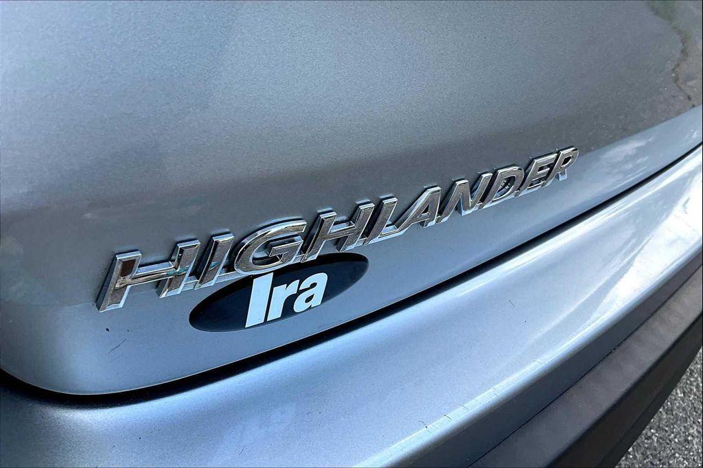 used 2019 Toyota Highlander car, priced at $32,822