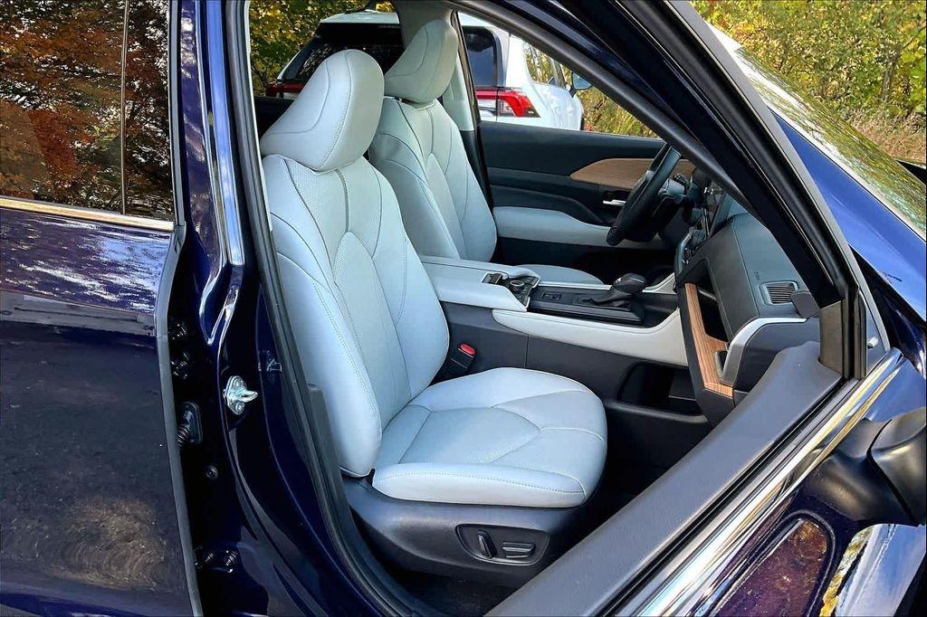 used 2025 Toyota Grand Highlander car, priced at $57,491