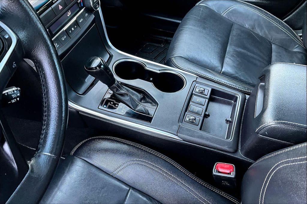 used 2017 Toyota Camry Hybrid car, priced at $13,492