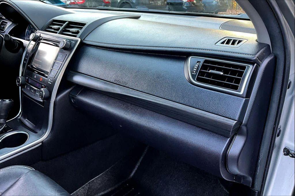 used 2017 Toyota Camry Hybrid car, priced at $13,492