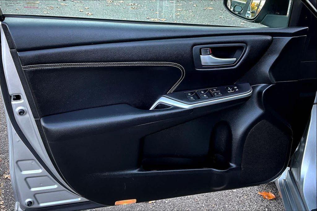 used 2017 Toyota Camry Hybrid car, priced at $13,492