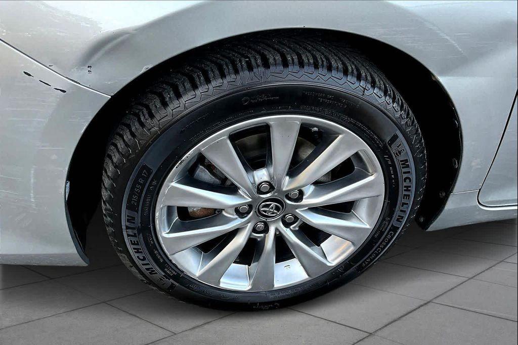 used 2017 Toyota Camry Hybrid car, priced at $13,492