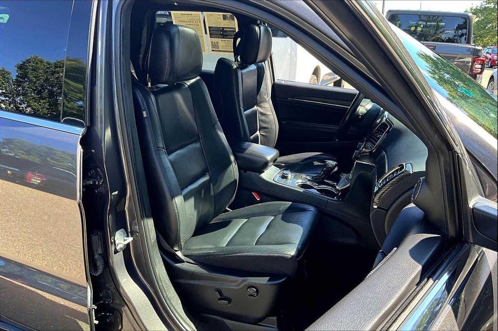 used 2021 Jeep Grand Cherokee car, priced at $27,612