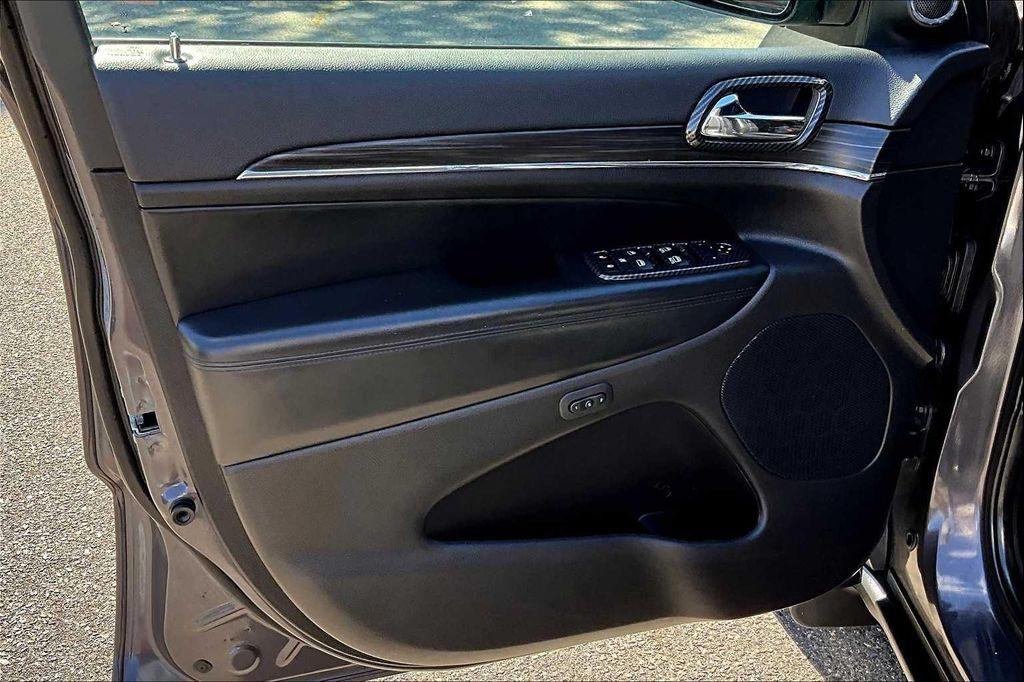 used 2021 Jeep Grand Cherokee car, priced at $27,612