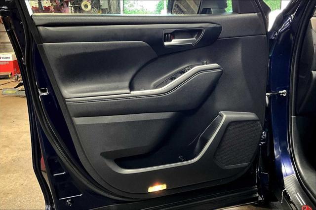 used 2023 Toyota Highlander car, priced at $39,981