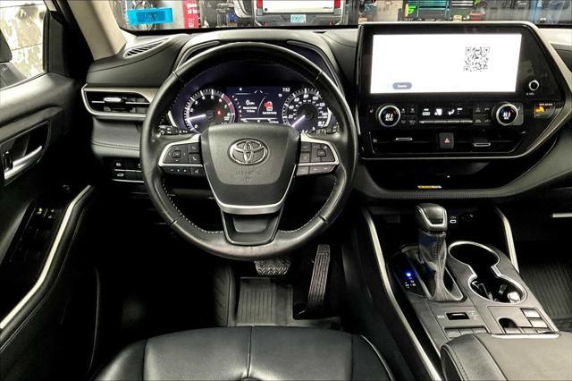 used 2023 Toyota Highlander car, priced at $39,981
